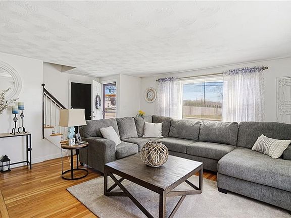 4th image of 514 Killingly St