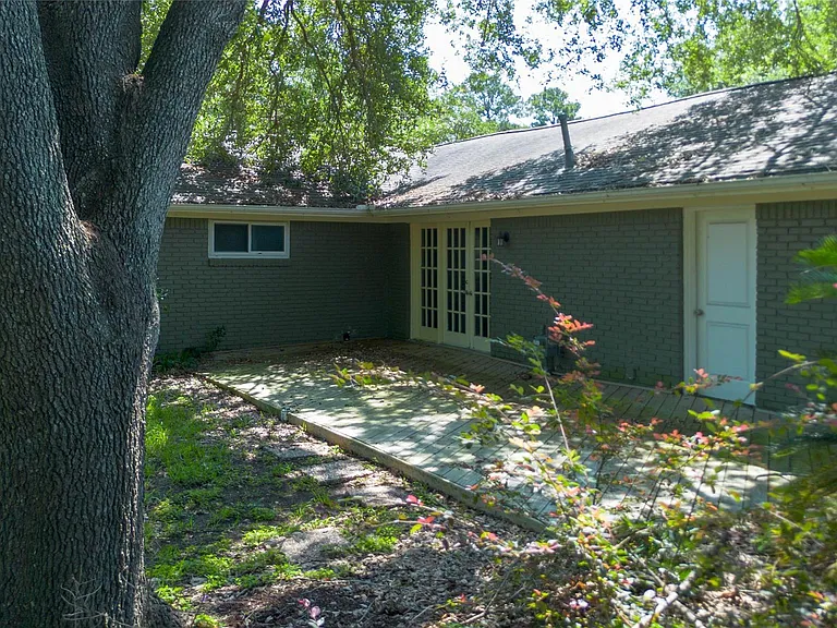 5338 Creekbend Dr — Photo 38