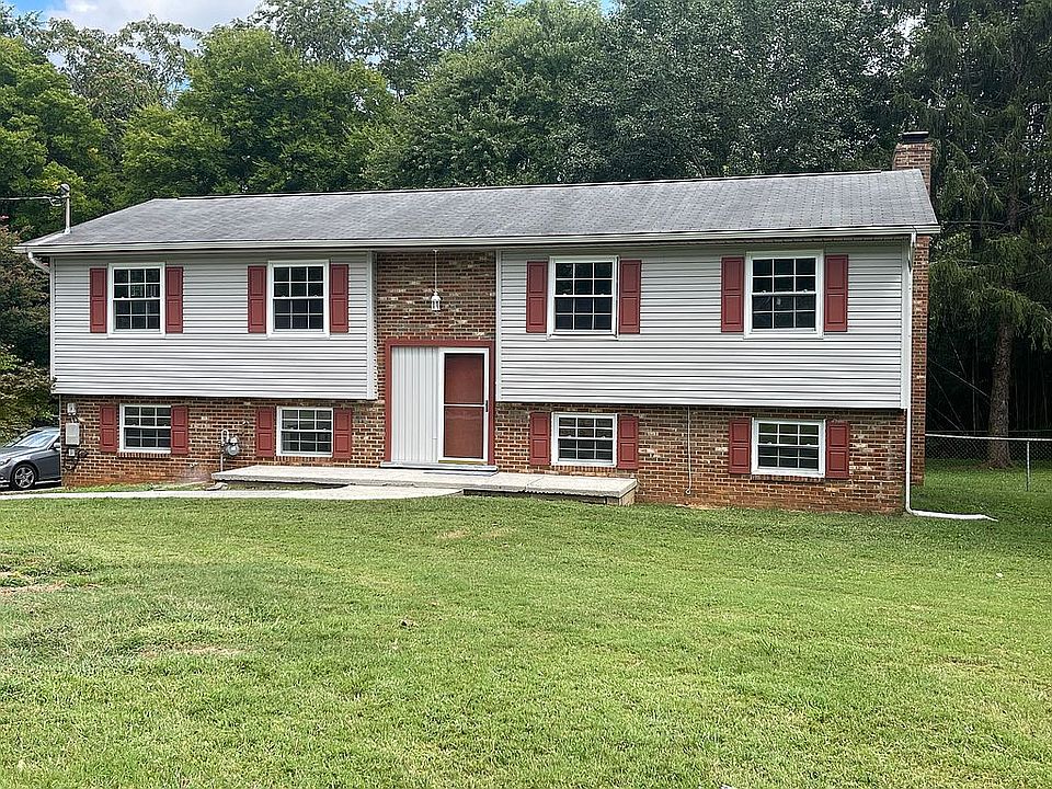 1st image of 9317 Carlton Cir