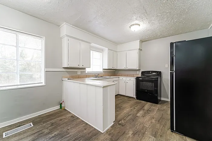 3151 Shirley Dr — Photo 5