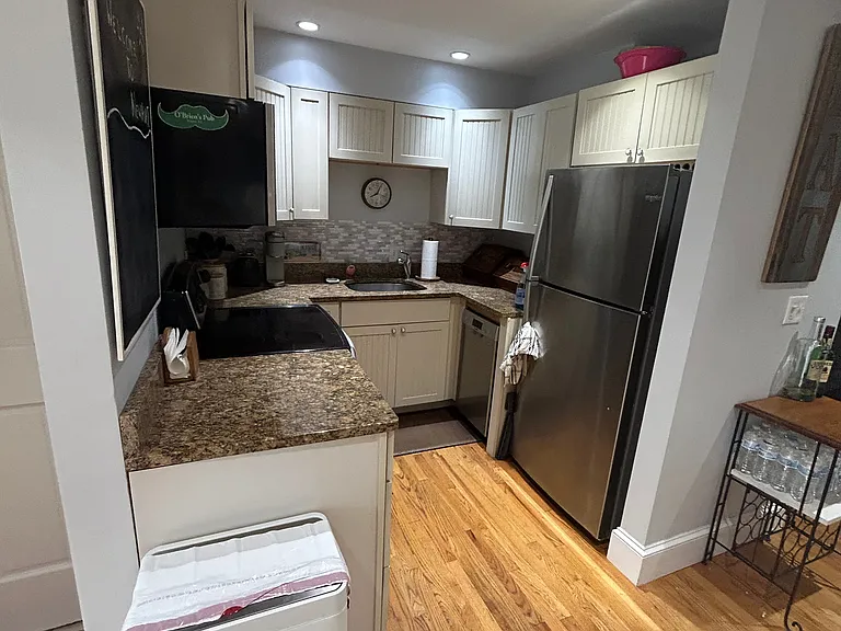 301 Swans Wharf Row — Photo 48