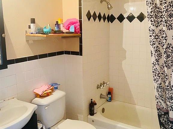 3rd image of 4007 Ashford Green Pl E #204