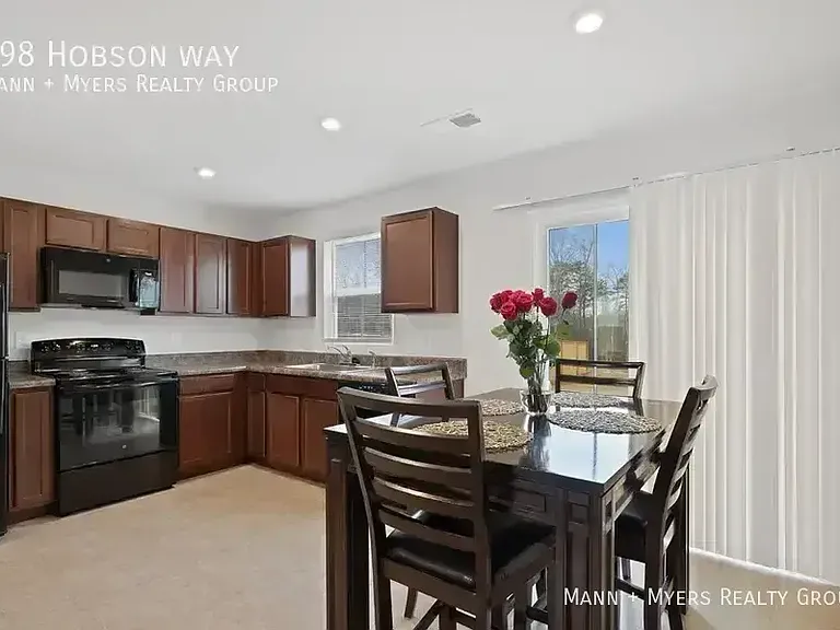 398 Hobson Way — Photo 12