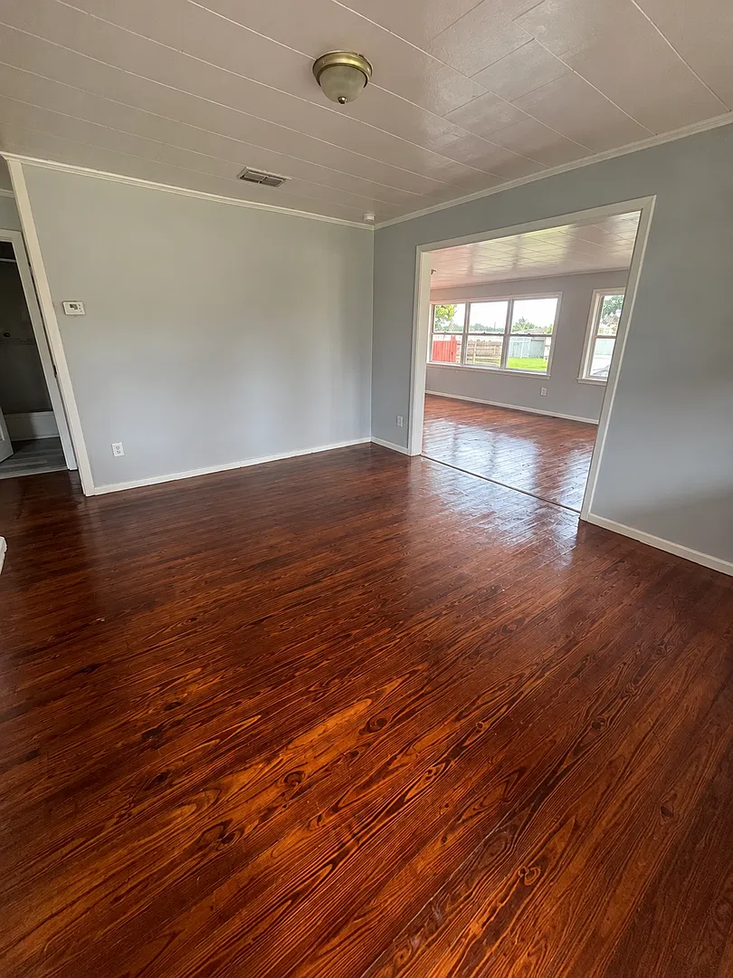 Charming 2BR/1BA Zephyrhills Home with Deck & Fenced Backyard — Photo 3