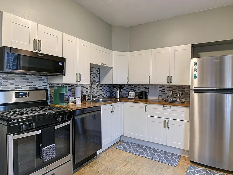 513 Adams St — Photo 4