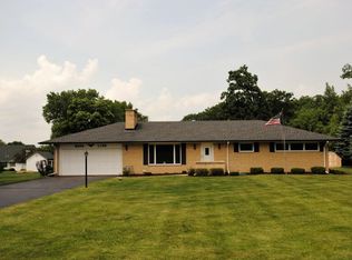 2004 Linn Rd, Delavan, WI 53115