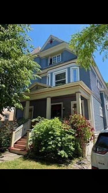 1st image of 147 Livingston St #2