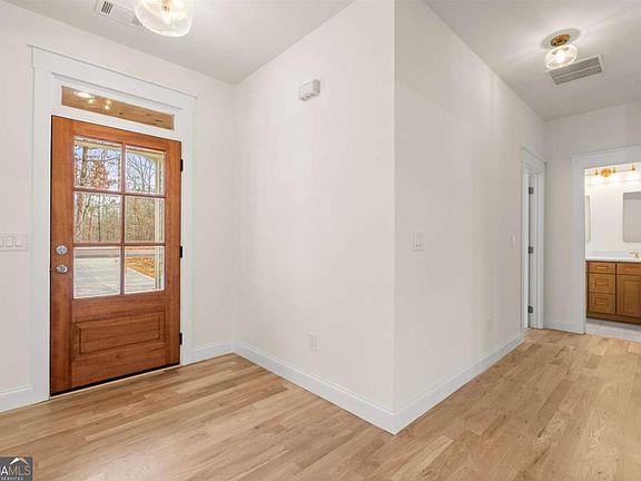 5th image of 2020 Darby Rd