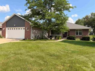 204 Noahs Arc Ct, Evansville, WI 53536