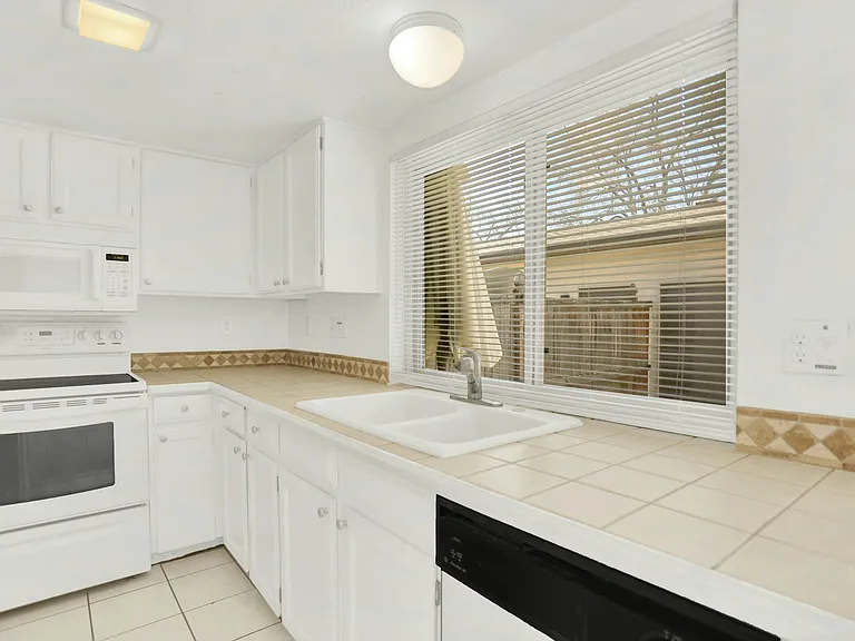 3655 S Kittredge St #E — Photo 2