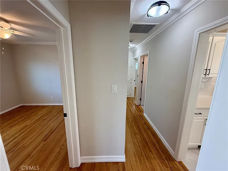 517 Blossom Ln — Photo 8