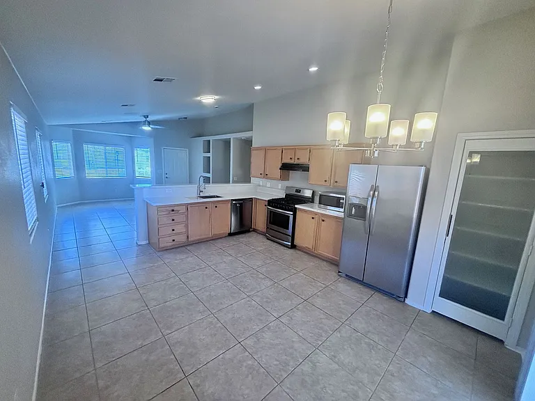 4912 Whispering Spring Ave — Photo 10