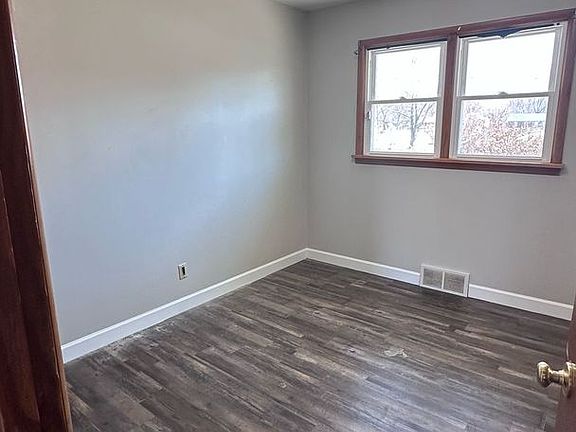 5th image of 26 Manor Dr