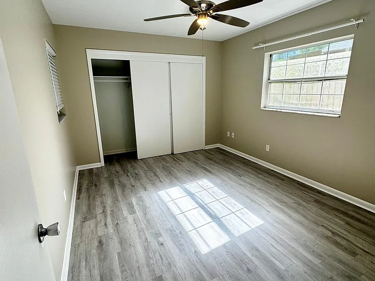 5407 N Suwanee Ave #B — Photo 12