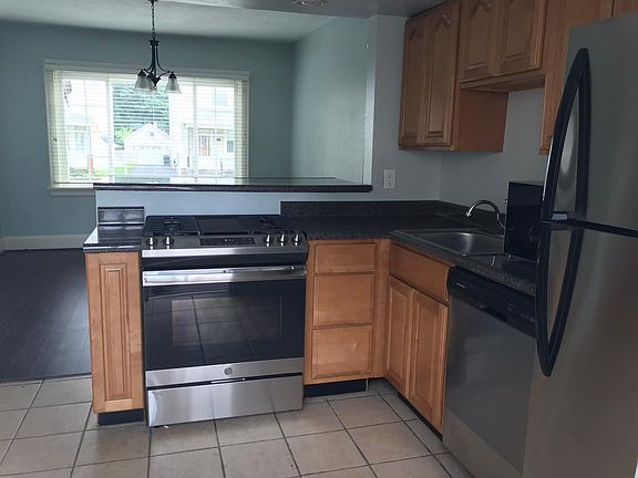 3rd image of 2530 Marsh Ave