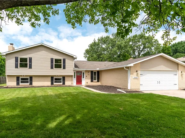 7221 Showplace Dr, Dayton, OH 45424