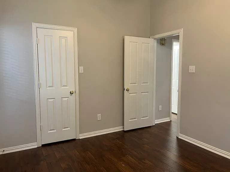 2702 View Mdw — Photo 12