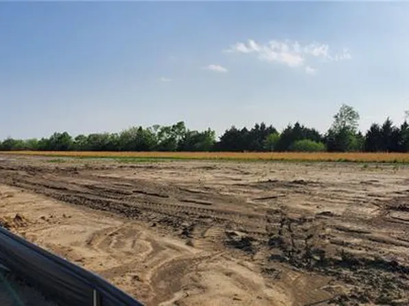 9606 Ingrid St, De Soto, KS 66018