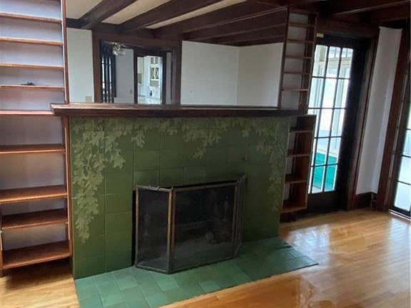4th image of 1103 Oak St