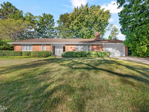 59 Putnam Pl, Grosse Pointe Shores, MI 48236