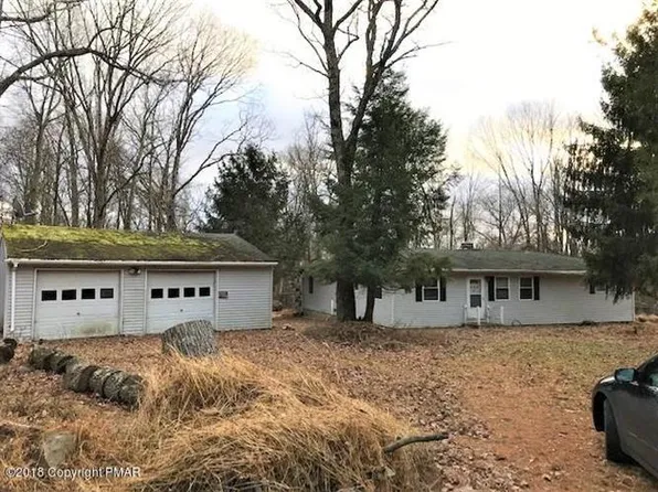 3335 Trafalgar Ave, East Stroudsburg, PA 18302