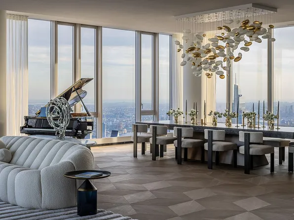 217 W 57th St #110, New York, NY 10019