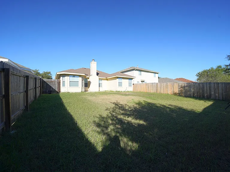 8434 Favero Cv — Photo 31