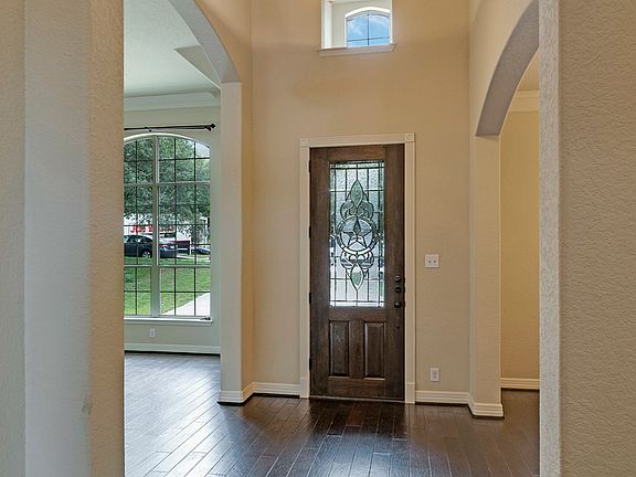 3rd image of 15906 Seekers St