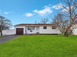 90 Selden Blvd, Centereach, NY 11720