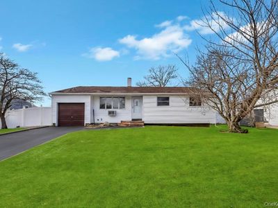 90 Selden Boulevard, Centereach, NY, 11720