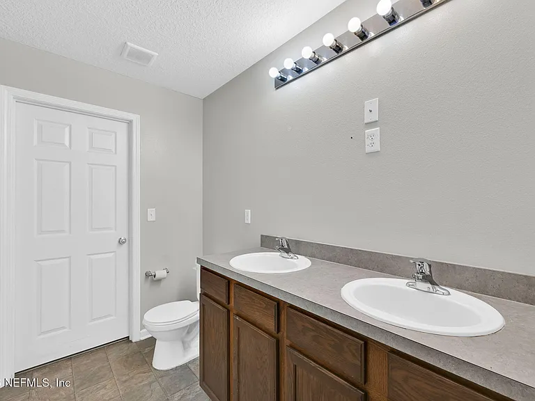 10810 Stanton Hills Dr E — Photo 28