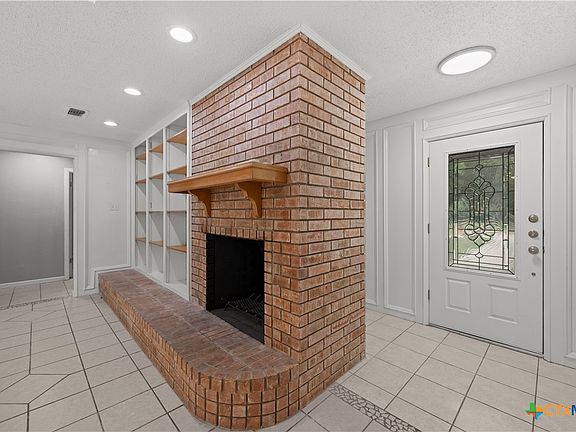 4th image of 802 Danny Cir