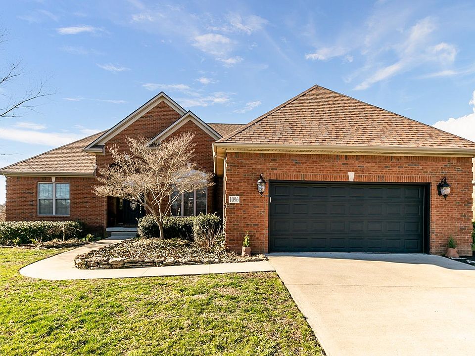1st image of 1096 Bay Colony Dr