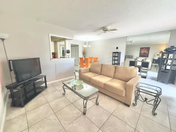 3 Ventnor Dr, Deerfield Beach, FL 33442