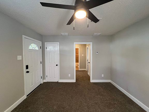 3rd image of 1581 Rebecca St