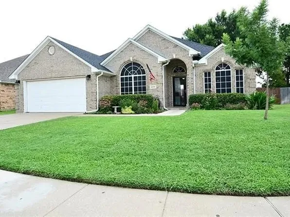 5856 Echo Bluff Dr, Haltom City, TX 76137