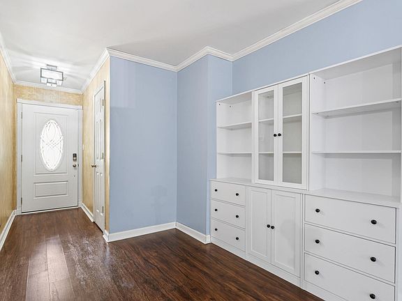 5th image of 615 Grandview St