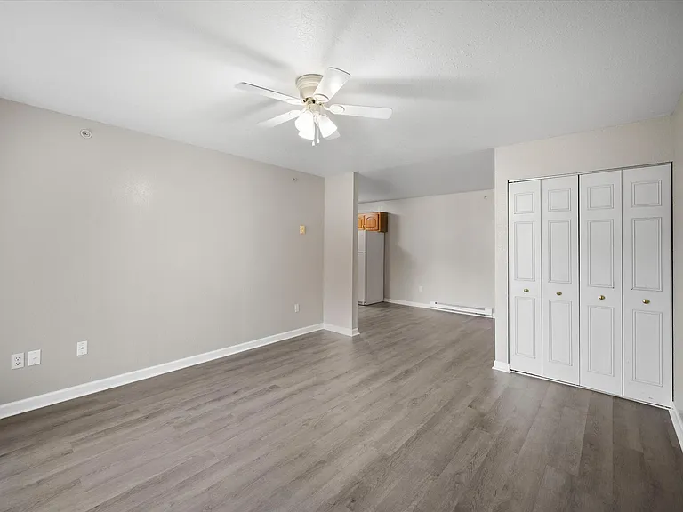 Toledo Circle Apartments — Photo 4