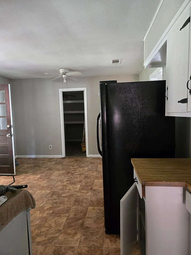 2bdrm 1 Bath — Photo 3
