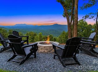 538 Pinnacle Mountain Rd, Zirconia, NC 28790