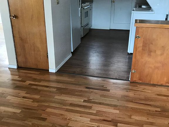 5th image of 908 N Sheridan Ave