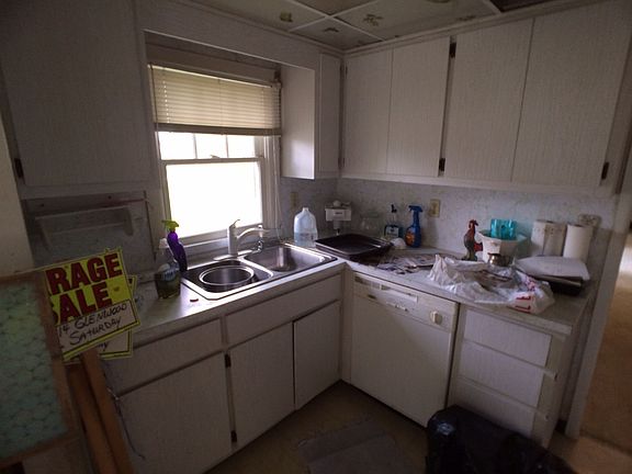 3rd image of 4514 Glenwood Ave
