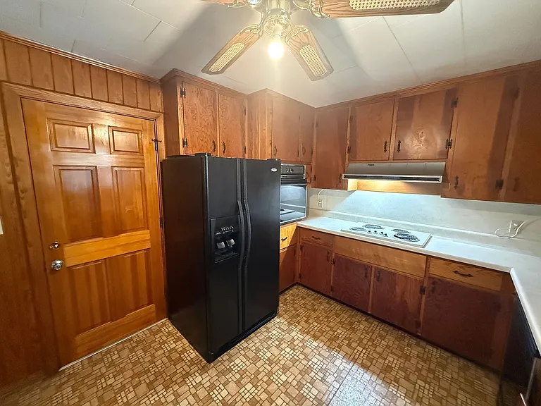 1010 Blount Ave — Photo 8