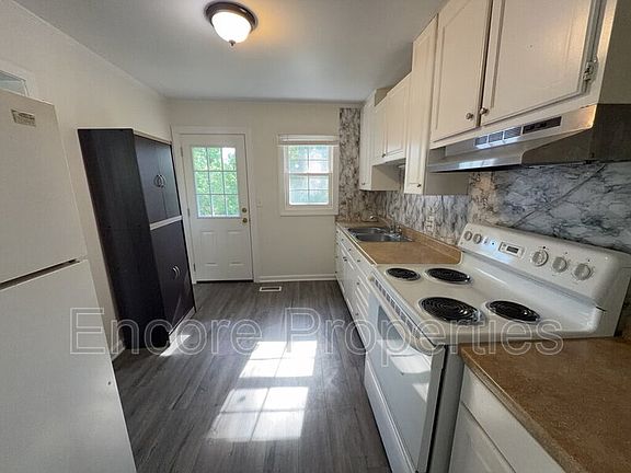 5th image of 2731 Knowles St