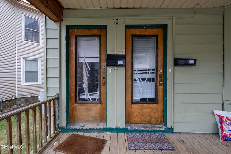 2nd image of 10 Putnam Street