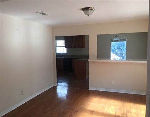 4th image of 460 Cove Dr