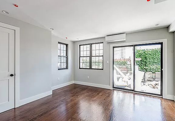 4th image of 3013 37th St