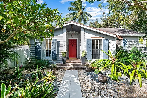 411 SW 10th St Photo 1