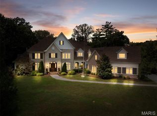 2457 Town And Country Ln, Saint Louis, MO 63131