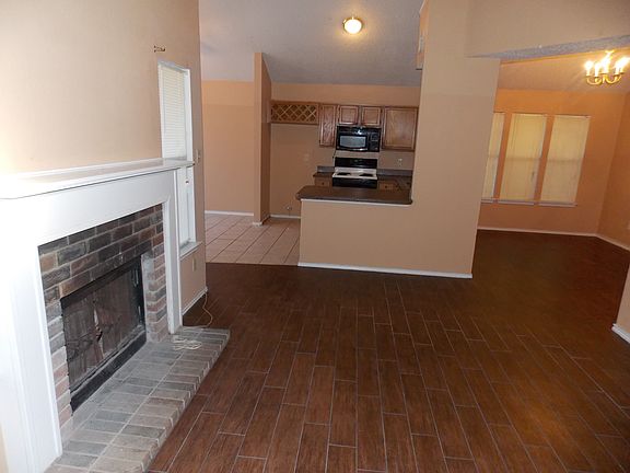 5th image of 607 Turner Way